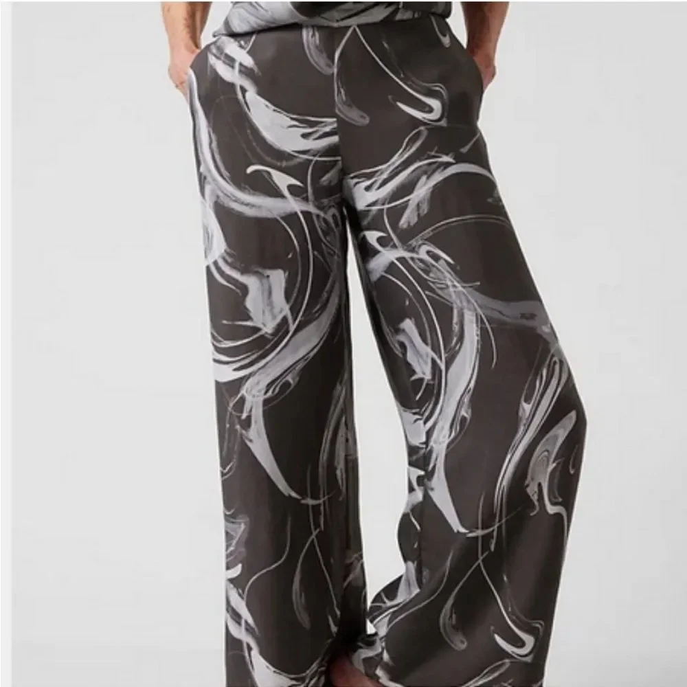 NWT Athleta Calm Cool Pant. Grey Black Marble with White.  Small - Picture 4 of 9